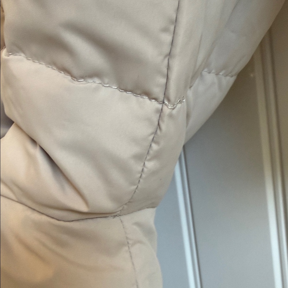 Lauren/Ralph Lauren Women's Beige Puffer Coat with Faux Fur Hood - Picture 12 of 16